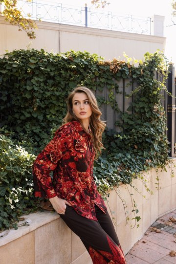 Σετ με ιδιαίτερα σχέδια από λουλούδια κόκκινο - 