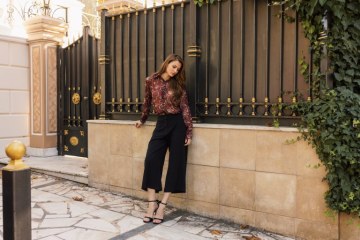 Παντελόνι μαύρο άνετο με κουμπί - 