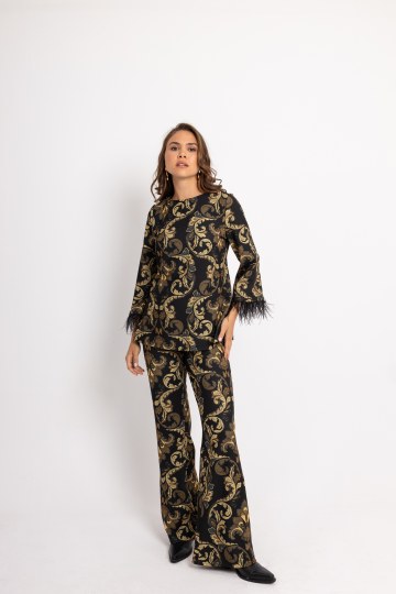 Σετ άνετο με πούπουλα στα μανίκια εμπριμέ μπεζ