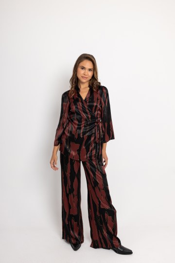 Σετ κρουαζέ με χρυσές λεπτομέρειες μπορντώ 