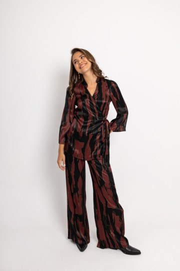 Σετ κρουαζέ με χρυσές λεπτομέρειες μπορντώ  - 