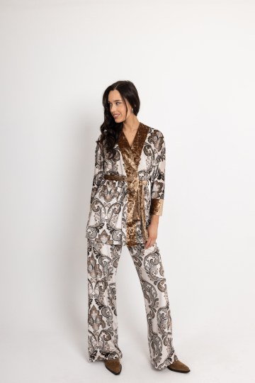 Σετ κρουαζέ βελούδινο με λαχούρια ζαχαρί