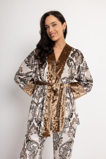 Σετ κρουαζέ βελούδινο με λαχούρια ζαχαρί - 