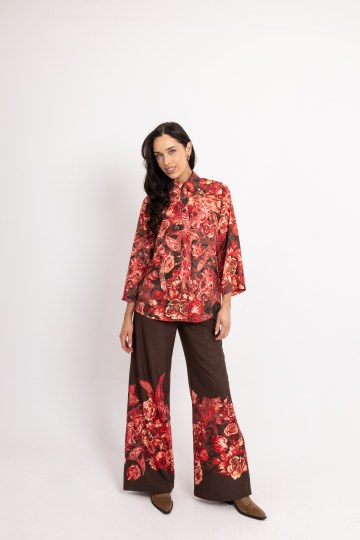 Σετ με ιδιαίτερα σχέδια από λουλούδια κόκκινο