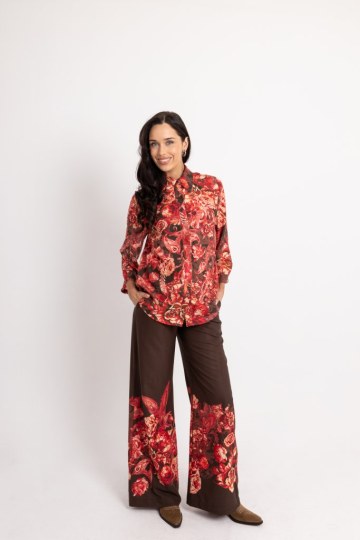 Σετ με ιδιαίτερα σχέδια από λουλούδια κόκκινο - 