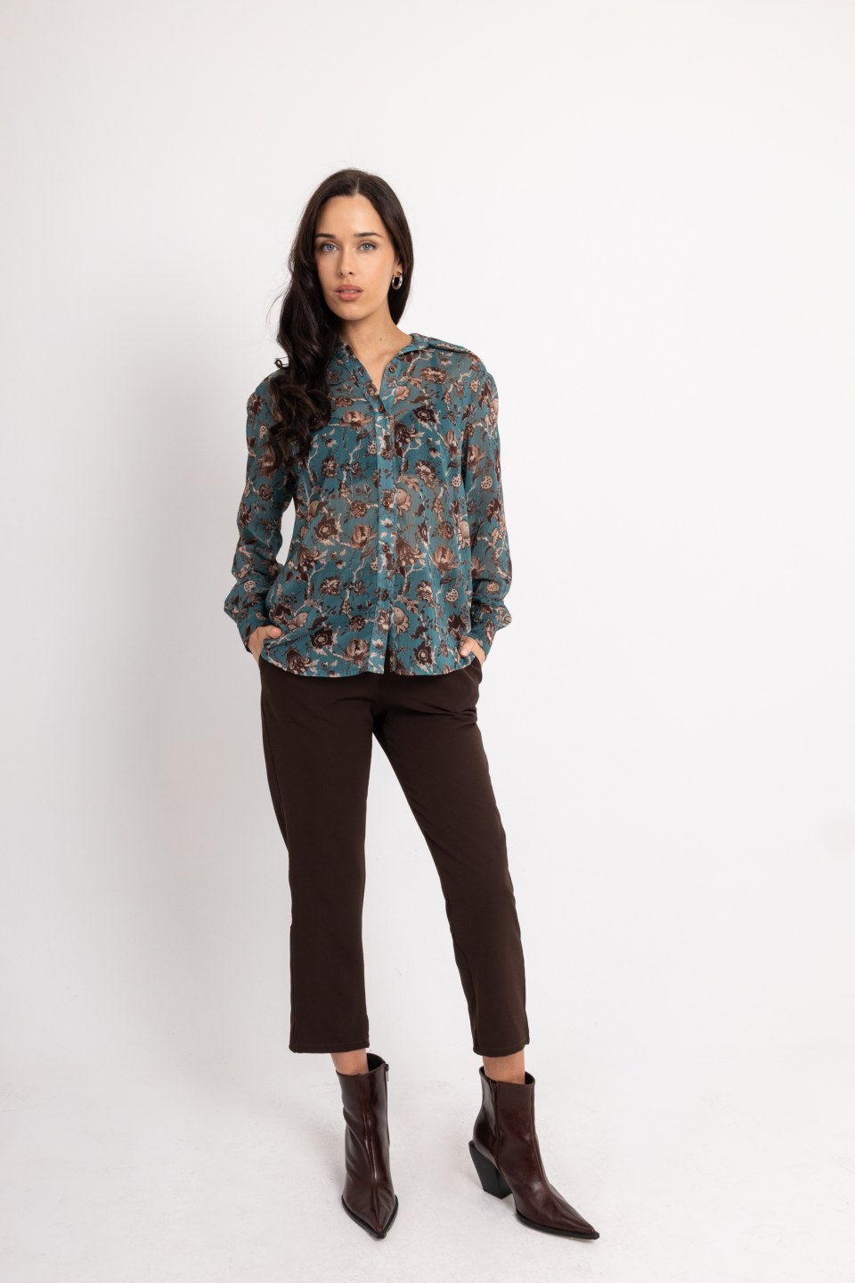 Πουκάμισο άνετο με ιδιαίτερα σχέδια και χρυσοκλωστή πετρόλ