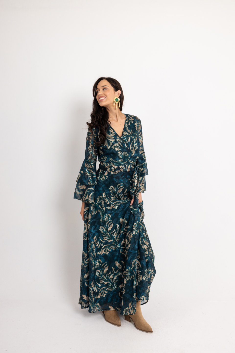 Σετ κρουαζέ με βολάν στα μανίκια και ιδιαίτερα σχέδια πετρόλ