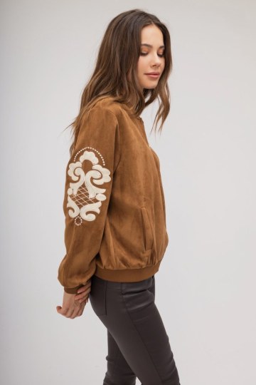 Παντελόνι καφέ δερματίνη με κουμπί - 