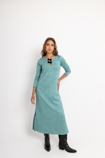 Φόρεμα με μικρό άνοιγμα στο πλάι και φιόγκους μέντα