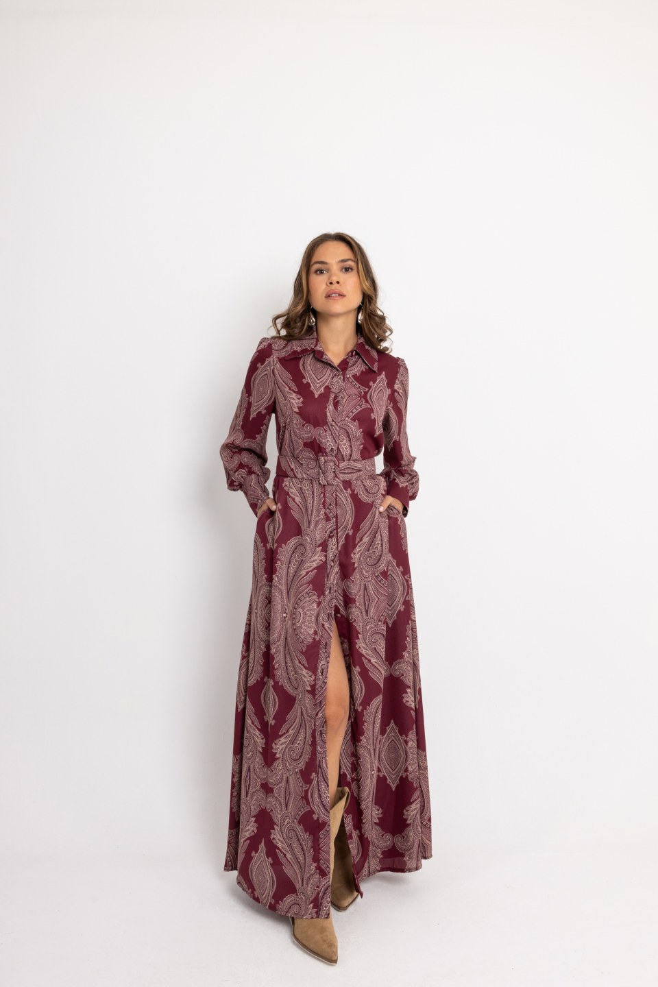 Φόρεμα maxi με λαχούρια και ζώνη σάπιο μήλο