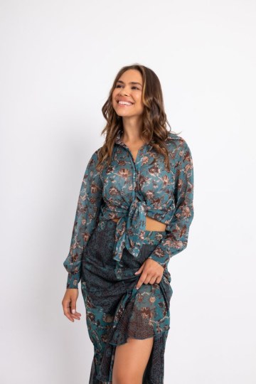 Σετ με ιδιαίτερα floral σχέδια και άνισο βολάν στη φούστα πετρόλ - 