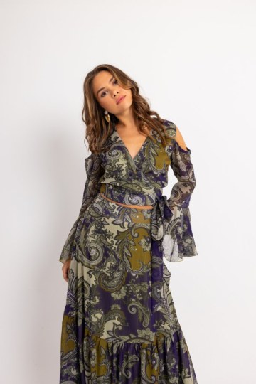 Σετ με σχέδια από λαχούρια και χρυσοκλωστή λαδί - 