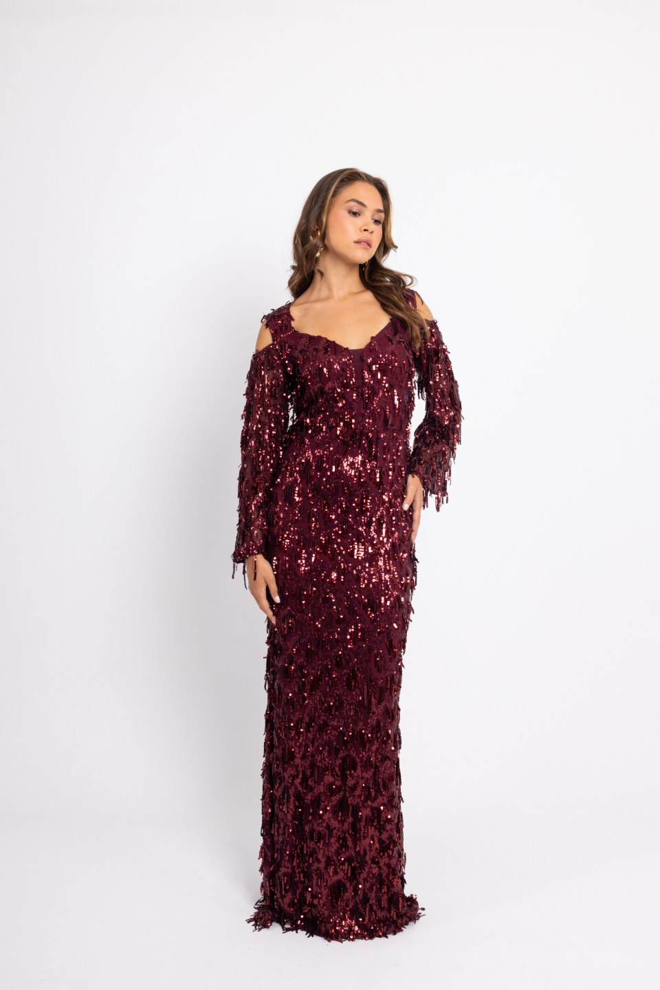 Φόρεμα maxi παγιέτα και ιδιαίτερη λαιμόκοψη μπορντώ