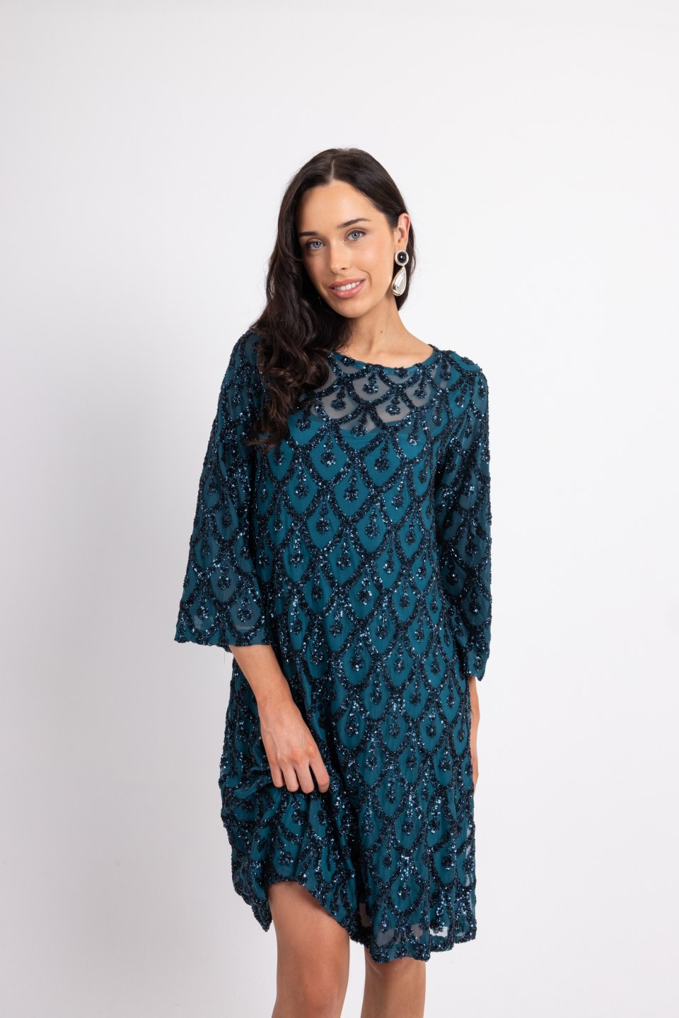 Φόρεμα midi παγιέτα με ιδιαίτερο μοτίβο και μανίκι καμπάνα πετρόλ