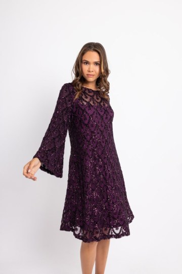 Φόρεμα midi παγιέτα με ιδιαίτερο μοτίβο και μανίκι καμπάνα magenta - 