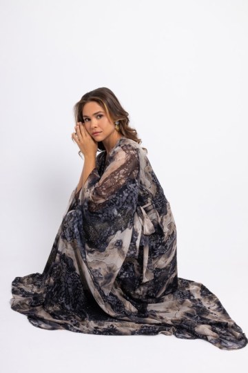 Φόρεμα maxi κρουαζέ με χρυσές λεπτομέρειες εμπριμέ μαύρο - 