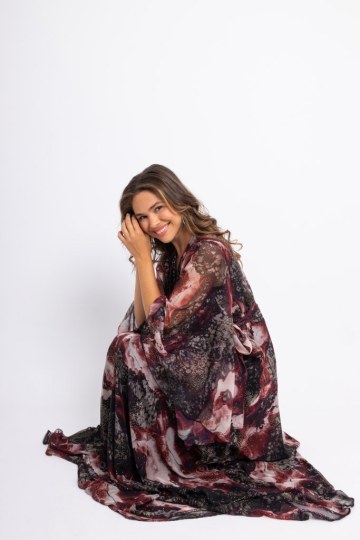 Φόρεμα maxi κρουαζέ με χρυσές λεπτομέρειες εμπριμέ μπορντώ - 