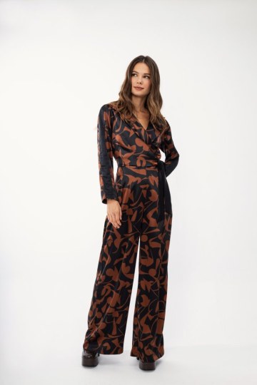 Ολόσωμη σατέν κρουαζέ  φόρμα εμπριμέ  - 