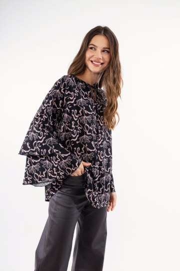 Πουκάμισο με ιδιαίτερη λαιμόκοψη εμπριμέ μπεζ - 