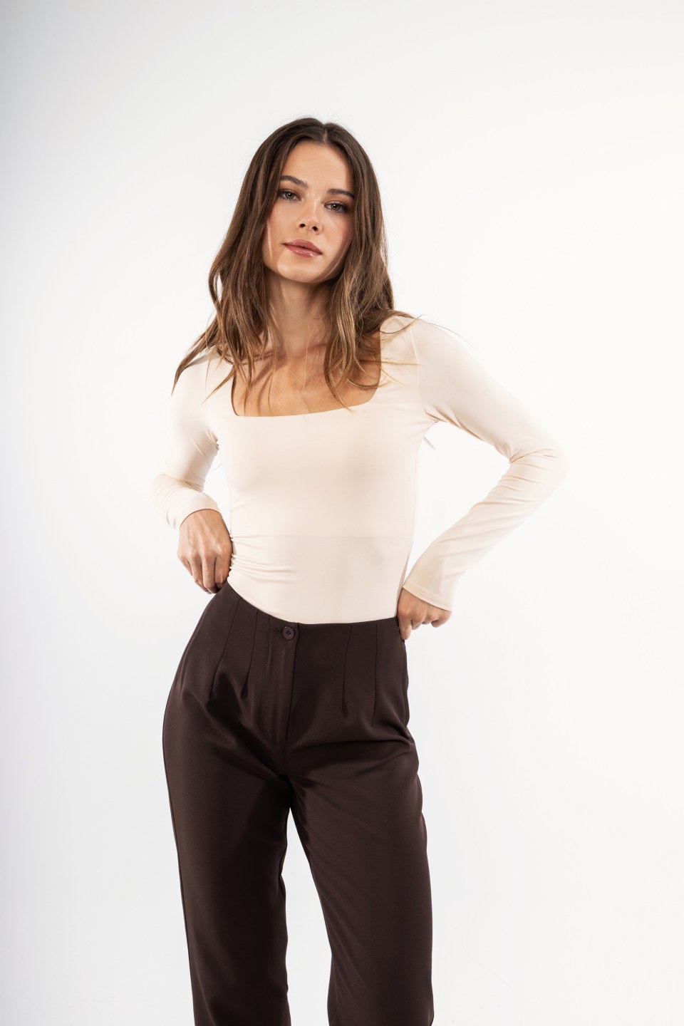 Κορμάκι εκρού εφαρμοστό λύκρα