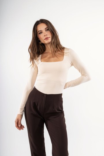 Κορμάκι εκρού εφαρμοστό λύκρα - 