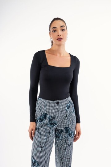 Κορμάκι μαύρο εφαρμοστό λύκρα - 