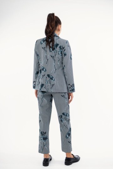 Σακάκι μπλε  με φλοράλ σχέδιο και κουμπιά - 