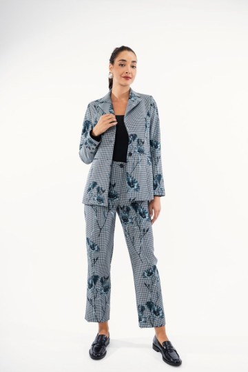 Σακάκι μπλε  με φλοράλ σχέδιο και κουμπιά - 