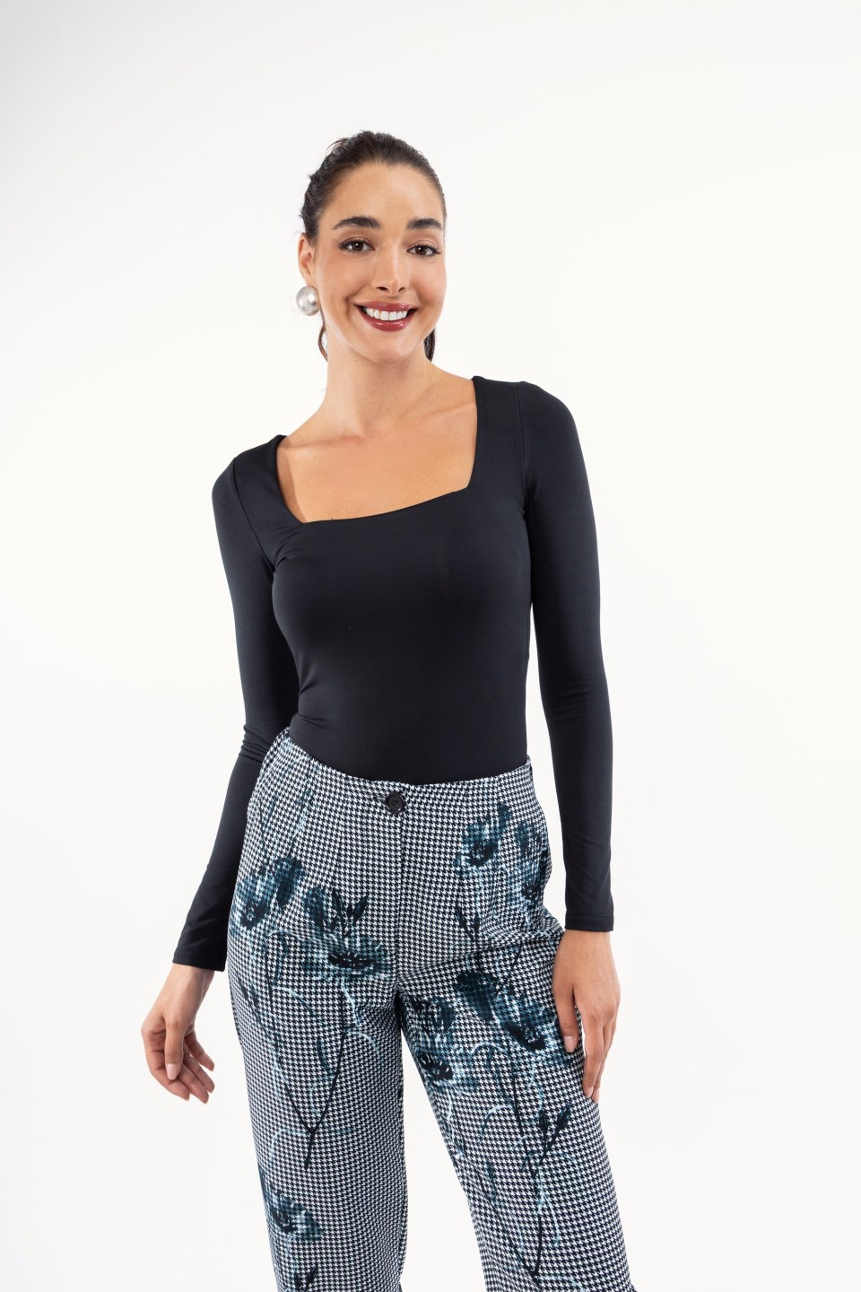 Κορμάκι μαύρο εφαρμοστό λύκρα