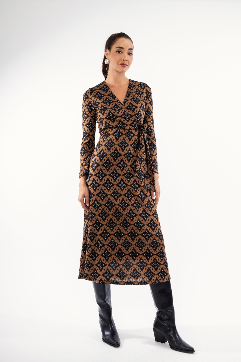 Φόρεμα καφέ midi εμπριμέ 