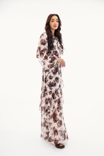 Φόρεμα κρουαζέ καφέ με φραμπαλά και φλοράλ σχέδιο - 