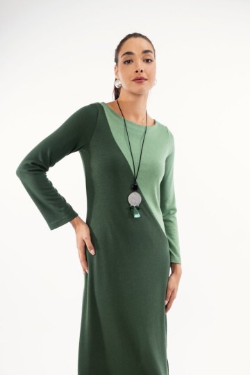 Φόρεμα χακί midi με δίχρωμο σχέδιο - 