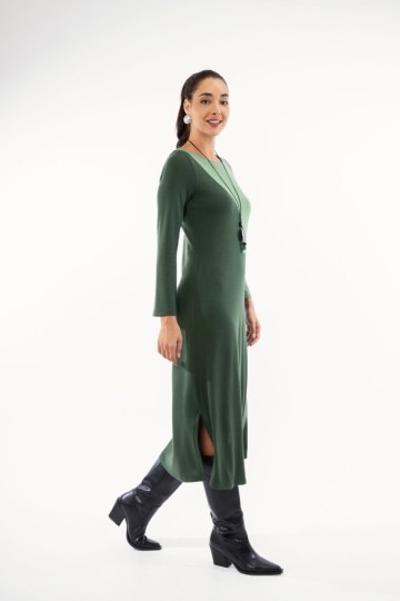 Φόρεμα χακί midi με δίχρωμο σχέδιο - 