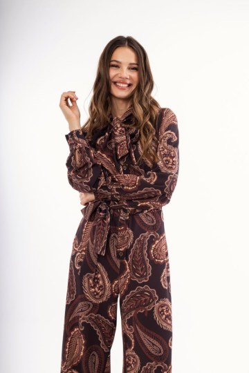 Ολόσωμη καφέ σατέν φόρμα με λαχούρια - 