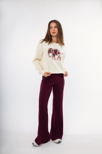 Παντελόνι μπορντώ με εξωτερικές ραφές