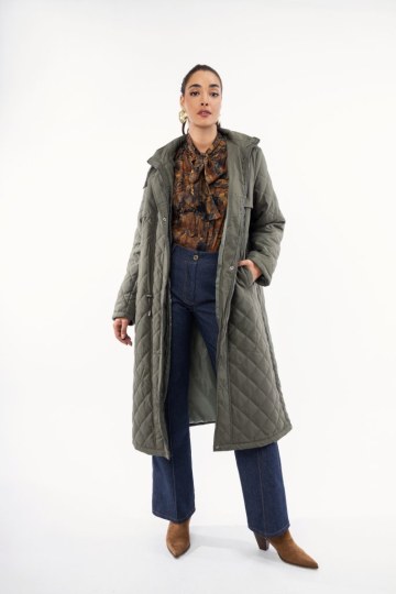 Μπουφάν μακρύ χακί καπιτονέ με φερμουάρ και κουμπιά - 