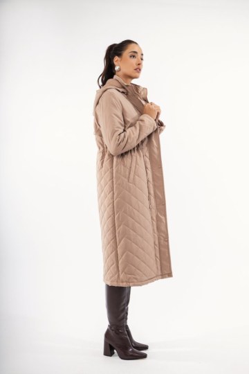 Μπουφάν μακρύ μπεζ καπιτονέ με φερμουάρ και κουμπιά - 
