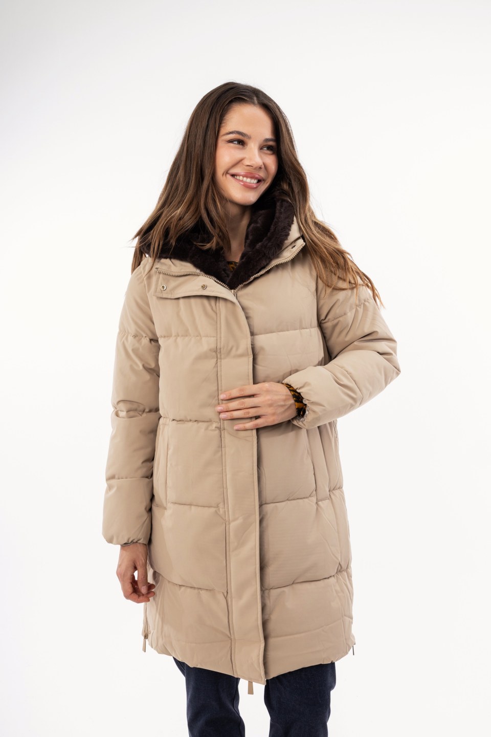 Μπουφάν μπεζ με οικολογικη γούνα εσωτερικά