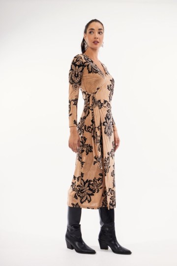 Φόρεμα μπεζ με σχέδια λαχούρια και λουλούδια - 