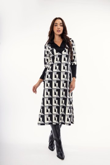Φόρεμα εμπριμέ μαύρο με γεωμετρικά σχέδια
