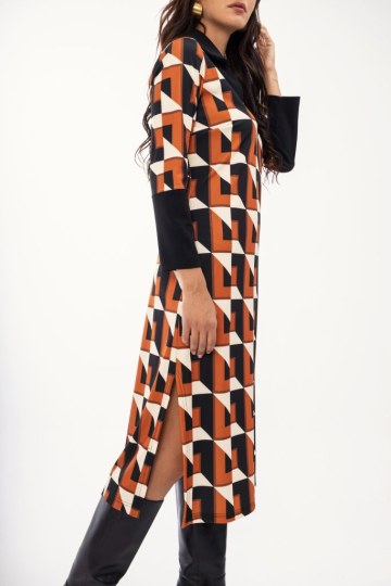 Φόρεμα εμπριμέ εκάι με γεωμετρικά σχέδια - 