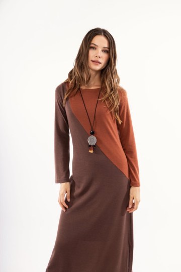 Φόρεμα καφέ midi με δίχρωμο σχέδιο - 