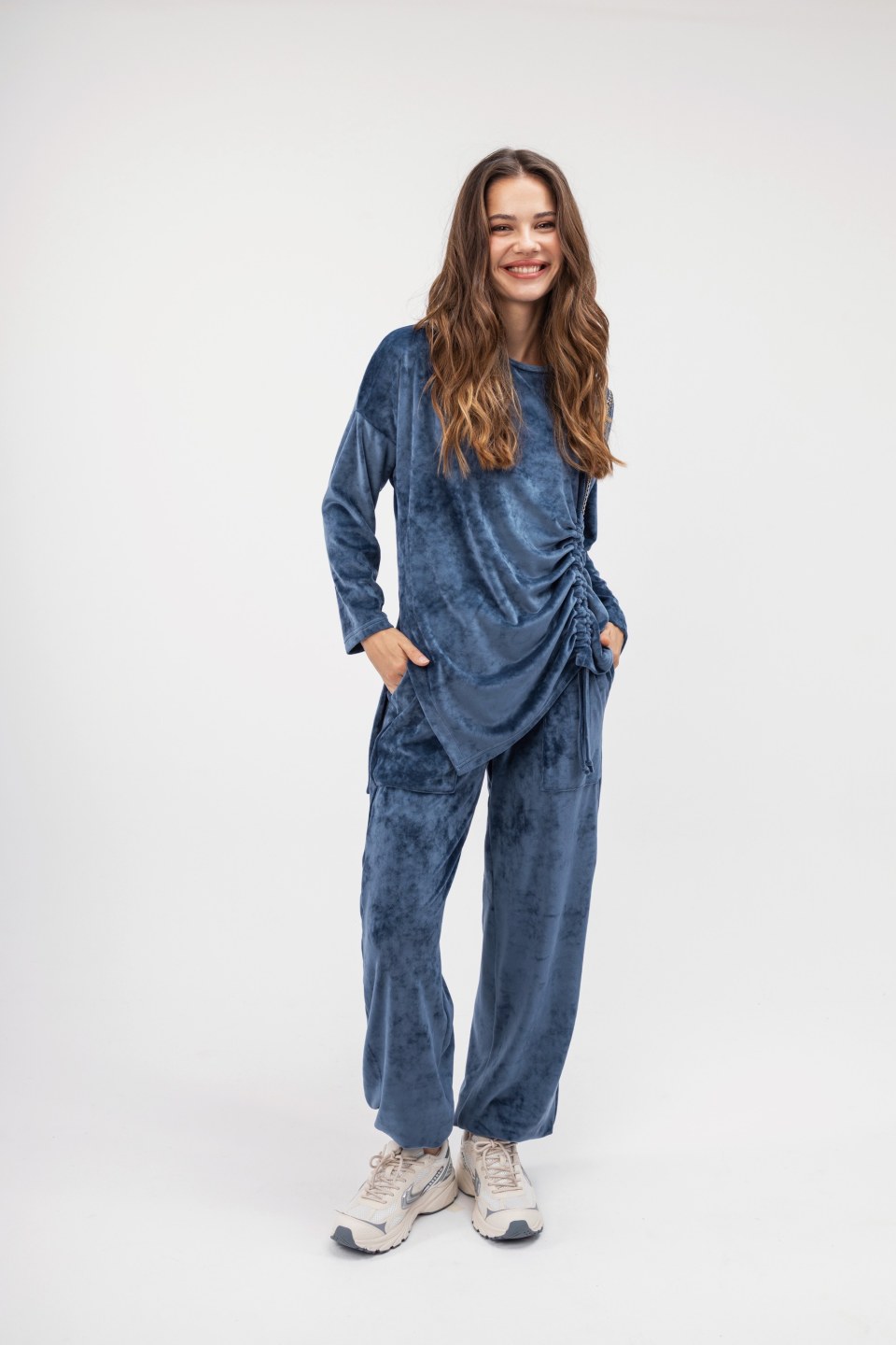 Παντελόνι μπλε βελουτέ με τσέπες