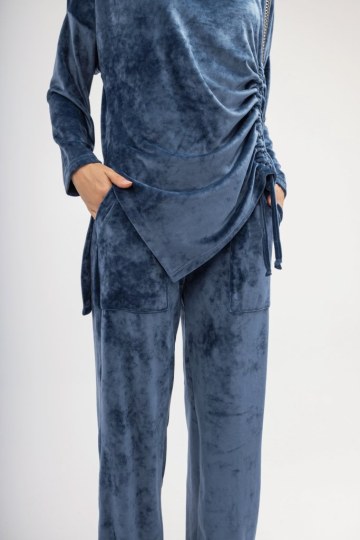 Μπλούζα μπλε βελουτέ με σούρα - 