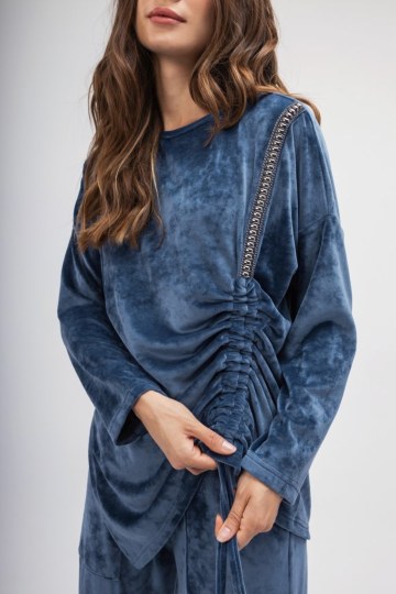 Μπλούζα μπλε βελουτέ με σούρα - 