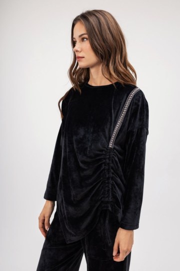 Μπλούζα μαύρη βελουτέ με σούρα - 