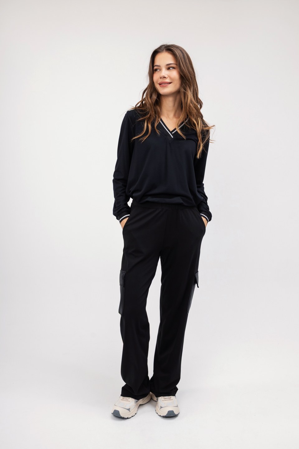 Μπλούζα μαύρη με ασημί λεπτομέρειες