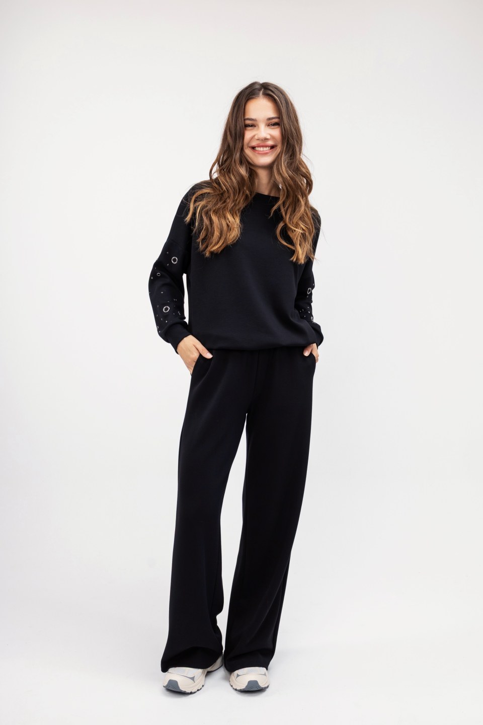 Παντελόνι μαύρο άνετο τύπου φούτερ