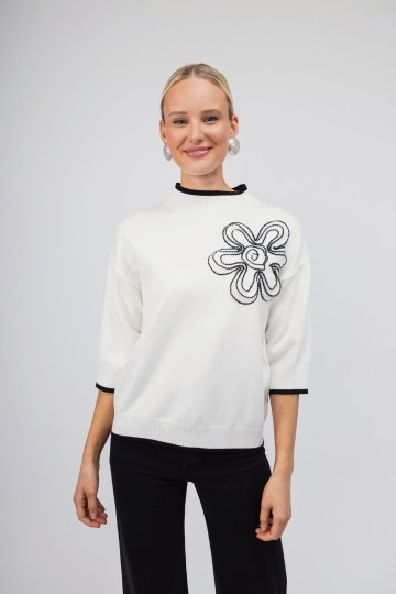 Πουλόβερ λευκό με κεντητό λουλούδι