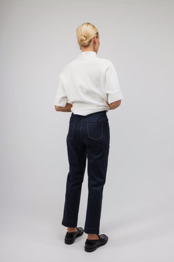 Πουλόβερ λευκό με κεντητό σχέδιο τριαντάφυλλο - 